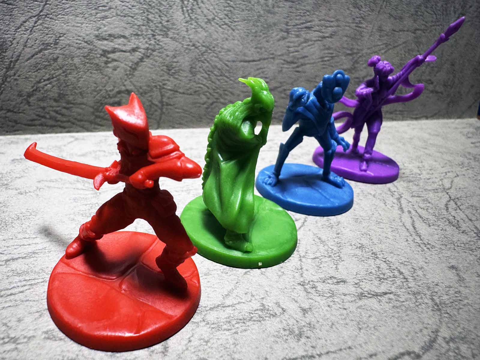 4体のキャラクターミニチュア